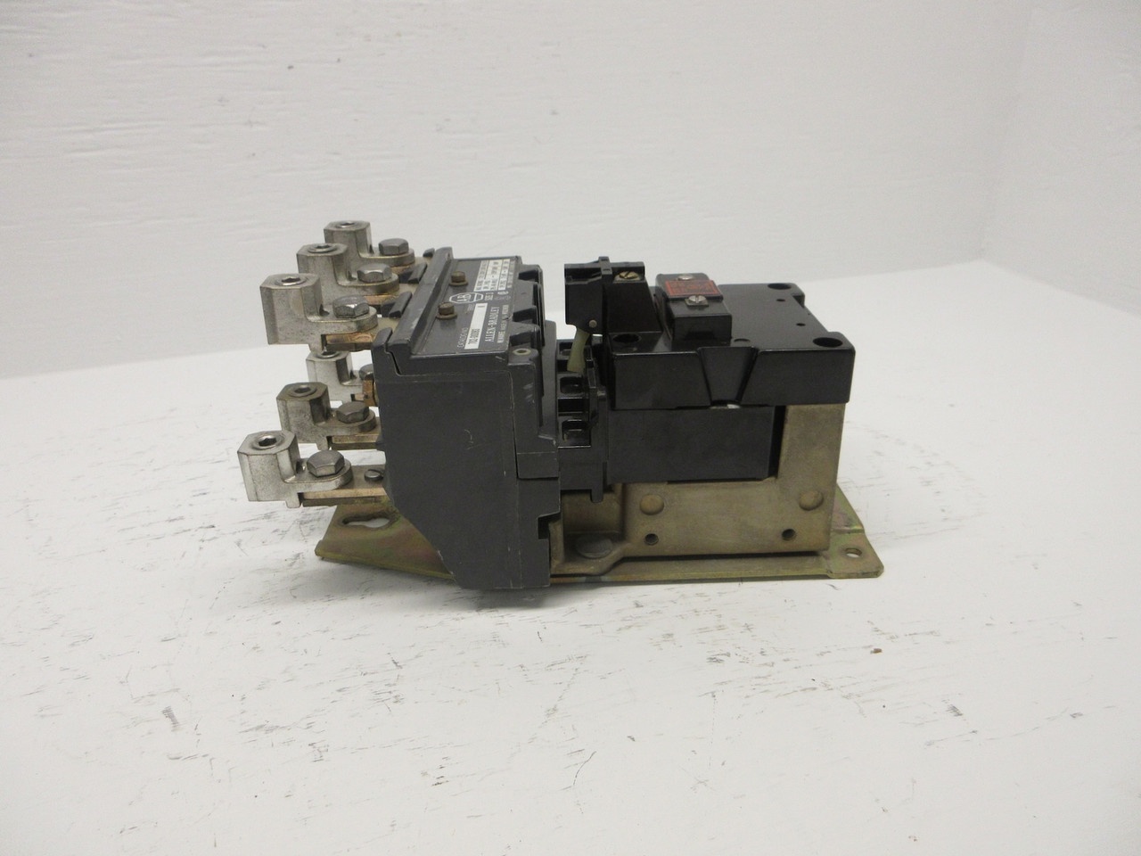 Allen Bradley 702-DOD93 NEMA Size 3 Contactor 90AMP 600VAC Series K 702-D0D93 AB (AH0721-3)