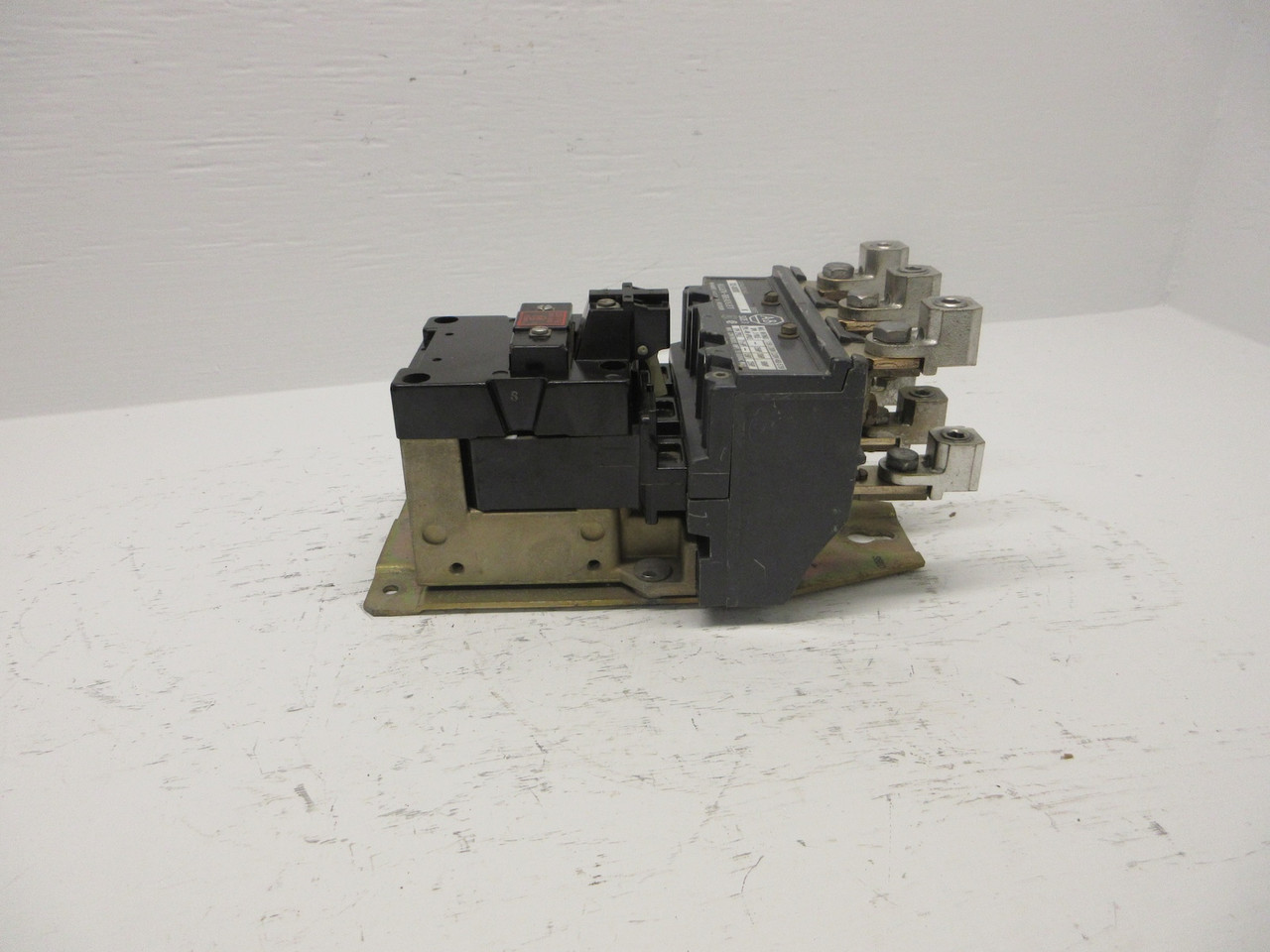 Allen Bradley 702-DOD93 NEMA Size 3 Contactor 90AMP 600VAC Series K 702-D0D93 AB (AH0721-3)