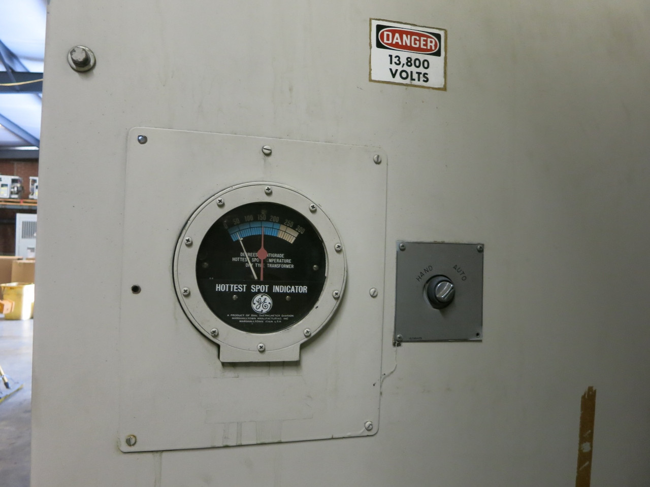 GE 2500/3333 kVA 13800 Delta to 4160Y/2400 V 3PH Transformer 13800V - 4160V (DW7523-1)