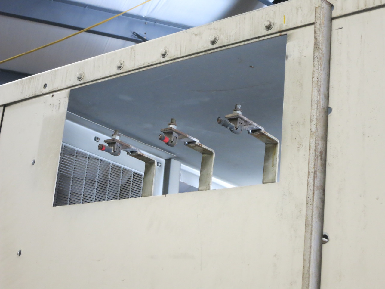 GE 2500/3333 kVA 13800 Delta to 4160Y/2400 V 3PH Transformer 13800V - 4160V (DW7523-1)