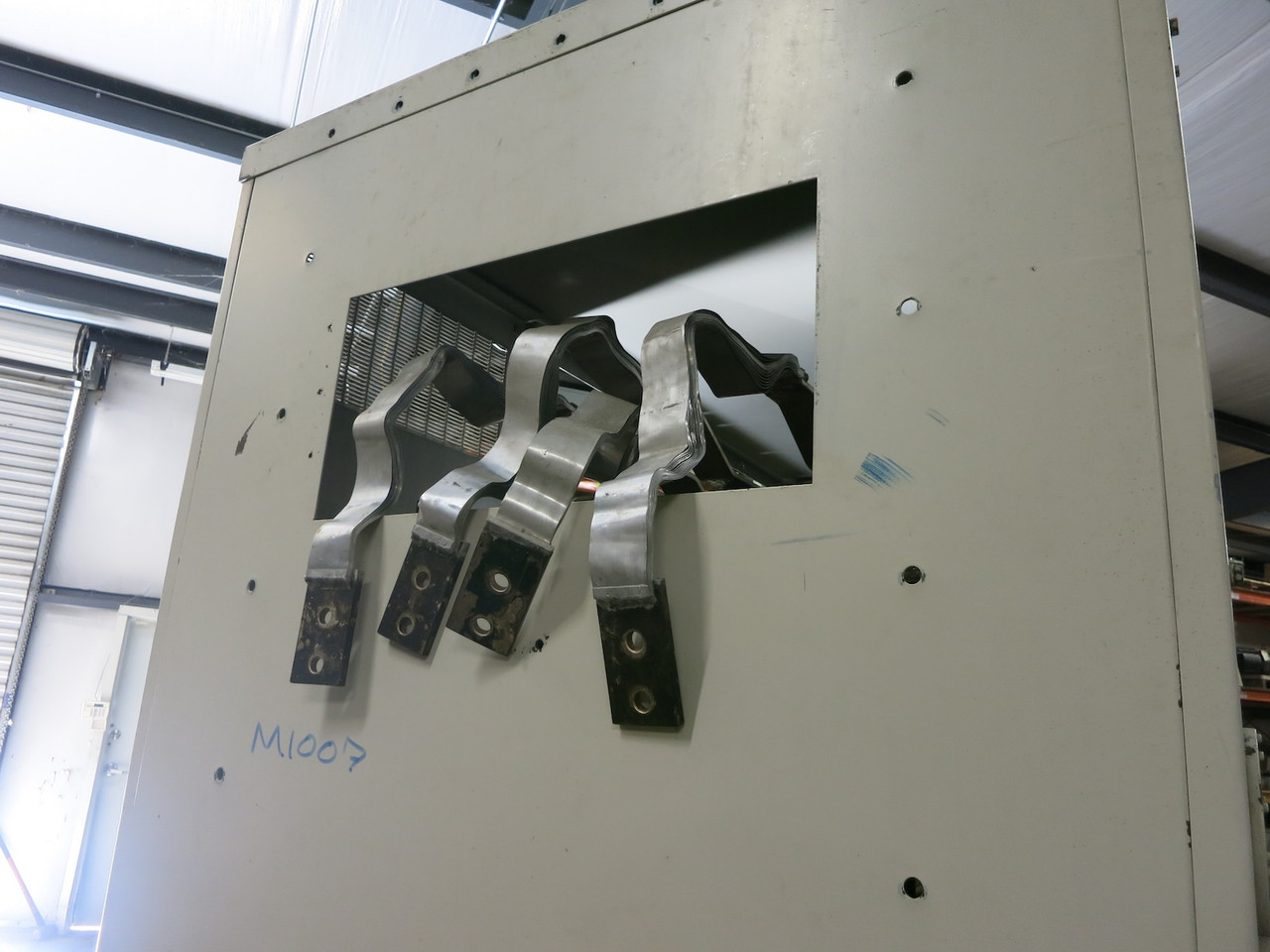 GE 2500/3333 kVA 13800 Delta to 4160Y/2400 V 3PH Transformer 13800V - 4160V (DW7523-1)