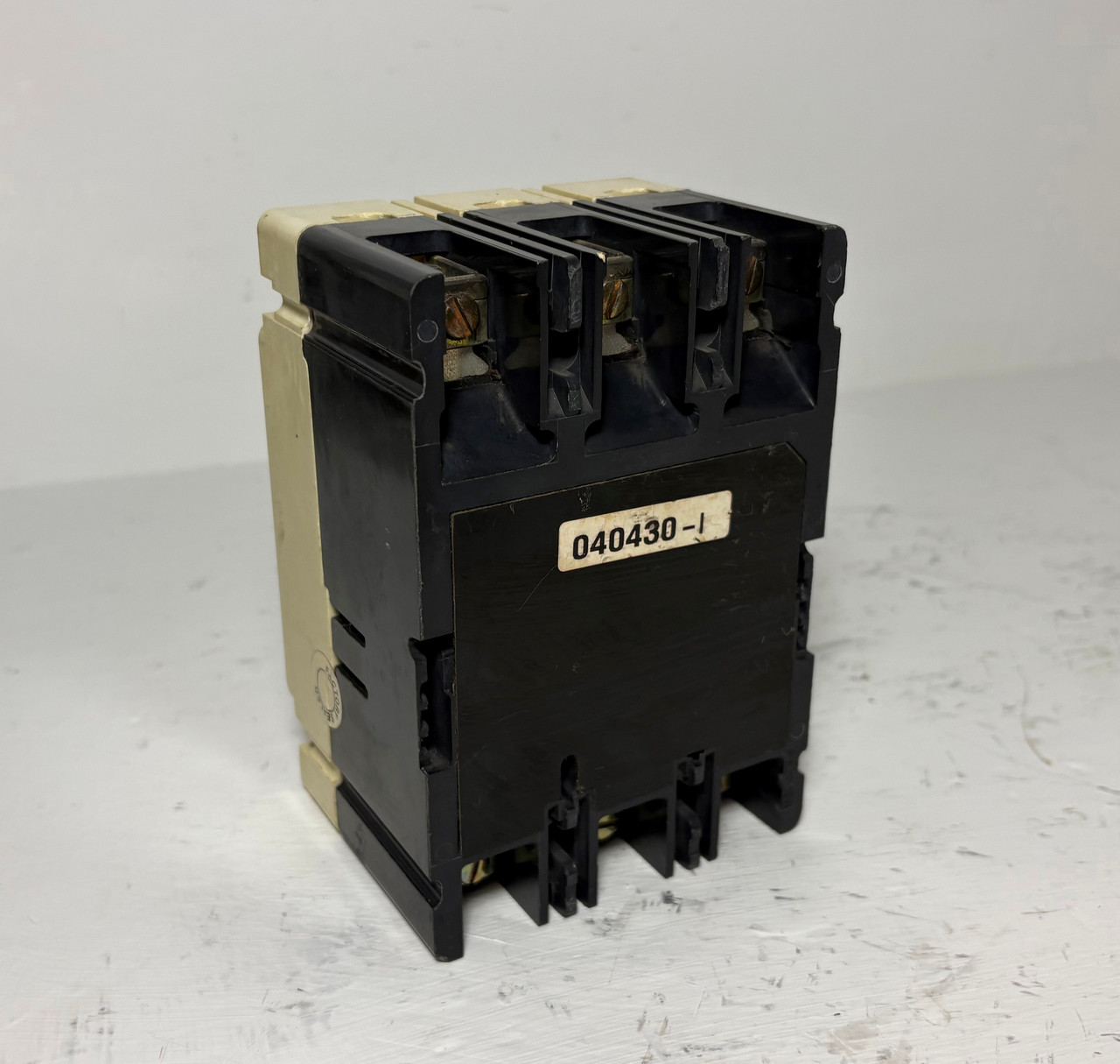 Cutler-Hammer FDC3100 100A Circuit Breaker Glossy Red FDC3100L FDC 100k 100 Amp (EM5650-1)