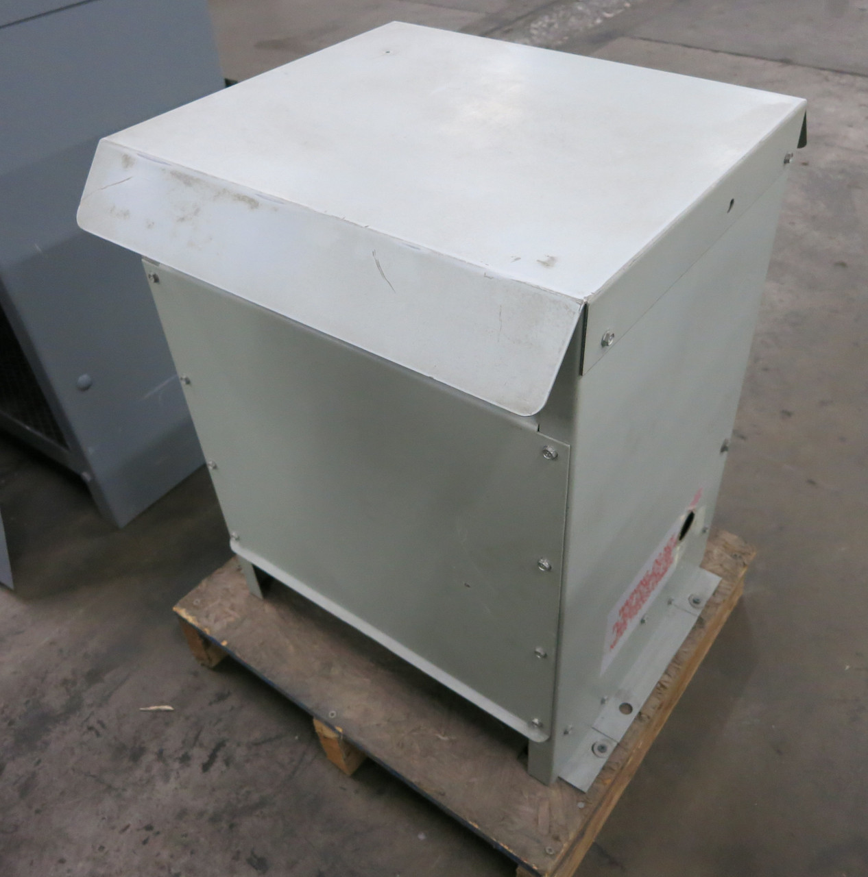 Hammond 14 kVA 575 Delta to 460Y/266 V 3PH Transformer DM014NJ 575V - 460V 3R (DW7531-1)