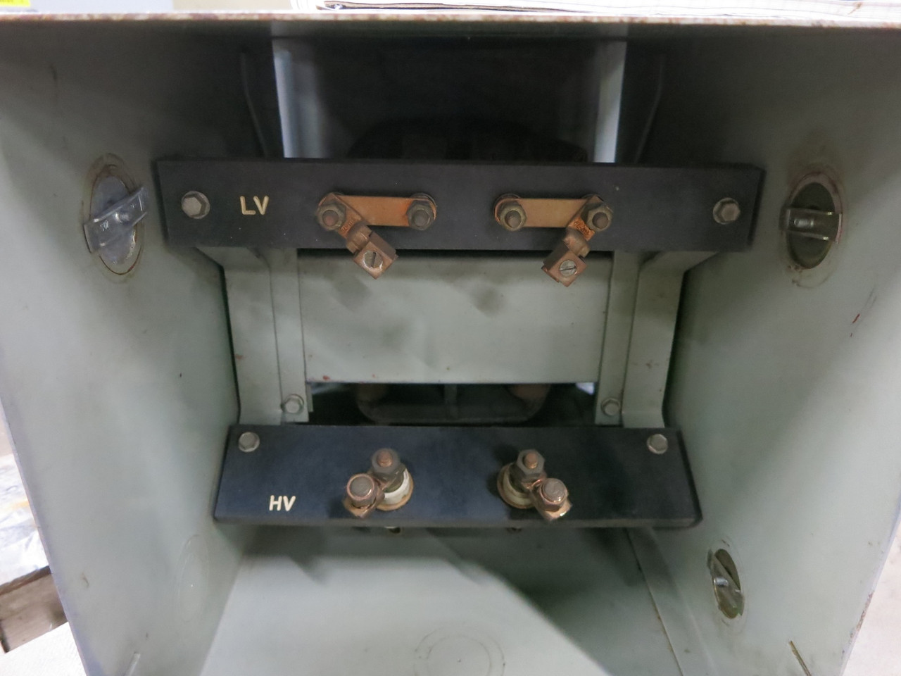 Westinghouse 3 kVA 2400 to 120/240 V 1PH AJR Hipersil Transformer 2400V Single (DW7532-3)