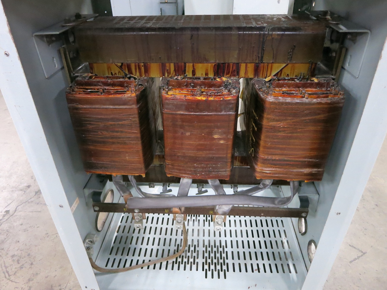 Westinghouse 150 kVA 4160 Delta to 240 Delta V 3PH Transformer 4160V - 240V (DW7528-1)