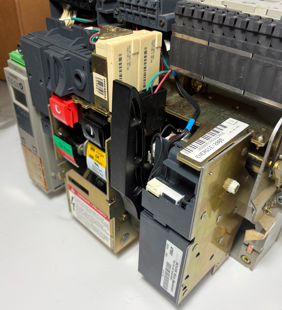 Square D NW16L1 1600A MasterPact LSIG Circuit Breaker EO w 1200 Amp Trip & Shunt (EM5652-3)