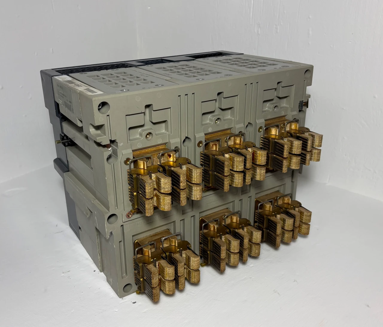 Square D NW16L1 1600A MasterPact LSIG Circuit Breaker EO w 1200 Amp Trip & Shunt (EM5652-1)