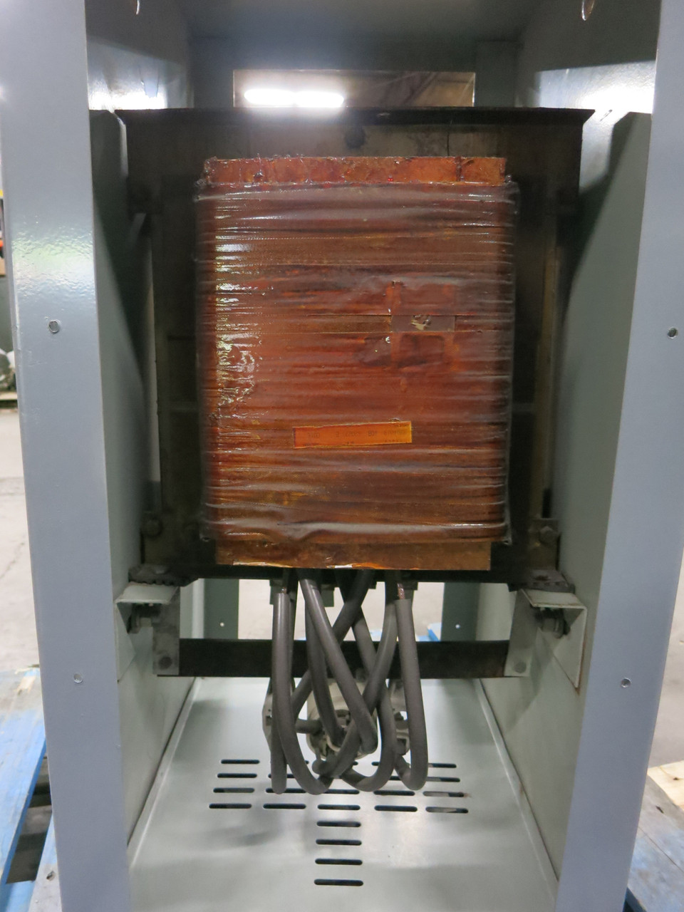 Westinghouse 50 kVA 2400 to 240/480 V 1PH Transformer 2400V - 240x480 Single (DW7526-1)