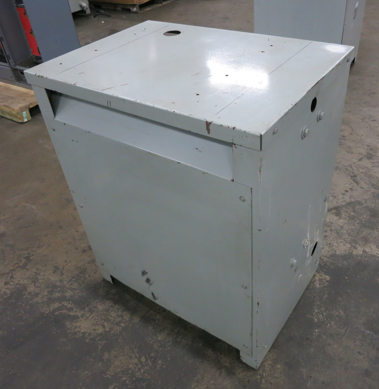 Westinghouse 112.5 kVA 4160 Delta to 240 Delta V 3PH Transformer 4160V - 240V (DW7527-1)