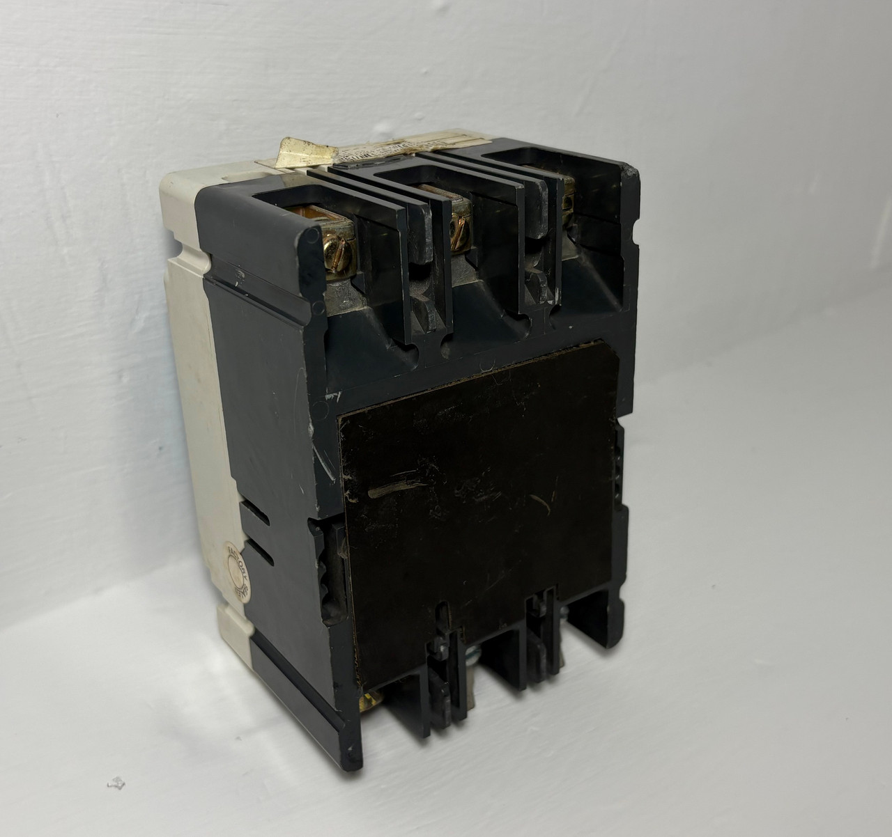 Cutler-Hammer FDB3025LD08 25A Circuit Breaker Glossy 480/600V 3P FDB3025 25 Amp (EM5653-1)