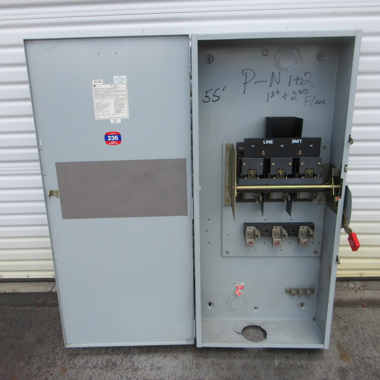 General Electric GE TH4325 Model 11 400A 240VAC Fusible Switch (NO NEUTRAL) 3W (AH0728-3)