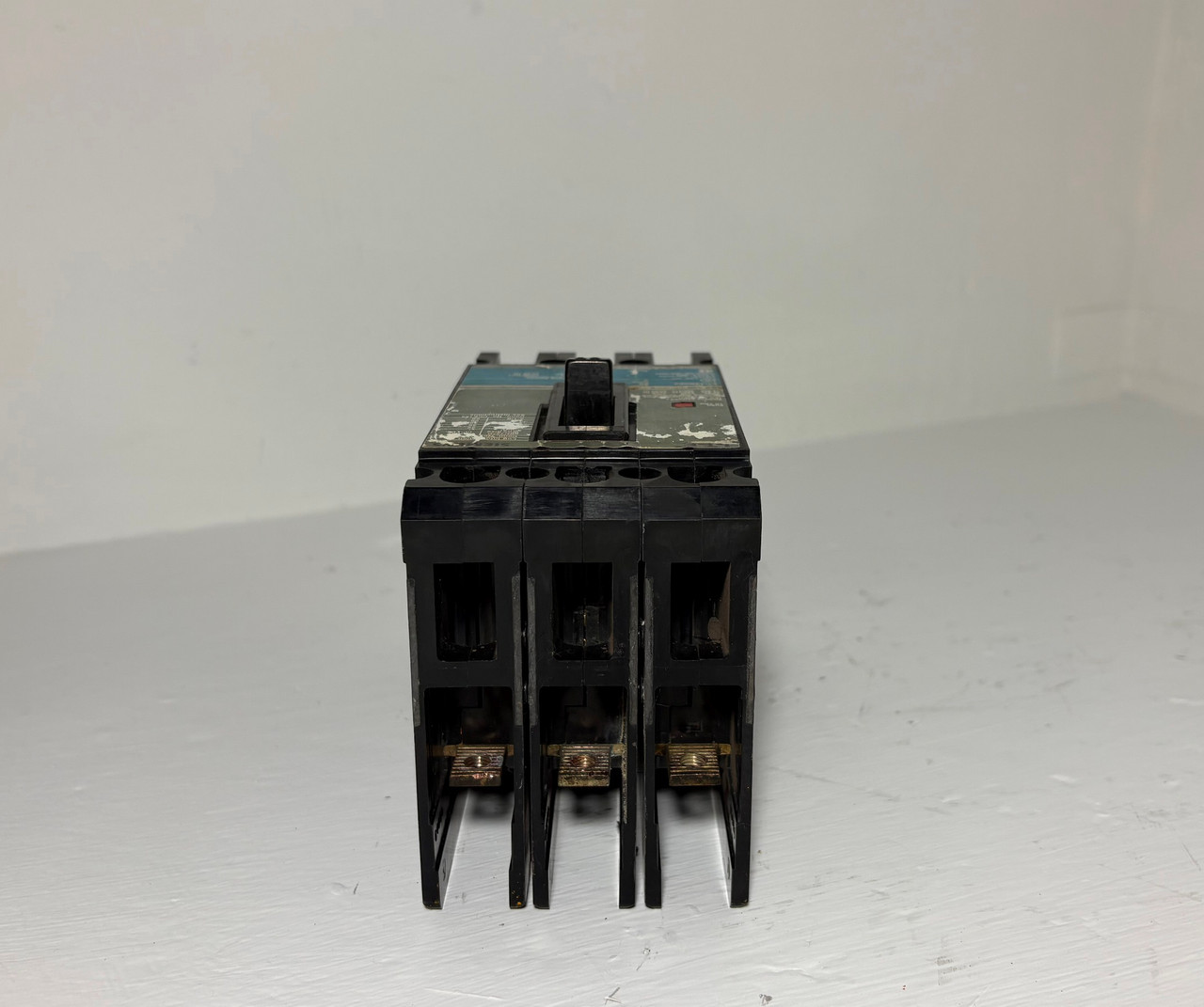Siemens ED43B060 60A Sentron Circuit Breaker Type ED4 480V 3P 60 Amp bad label (EM5658-9)