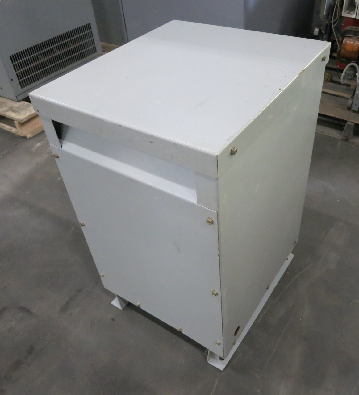 FPT 7.5 kVA 575 Delta to 575Y/331 V 3PH Isolation Transformer FH7.5HMD-3 575V (DW7538-1)