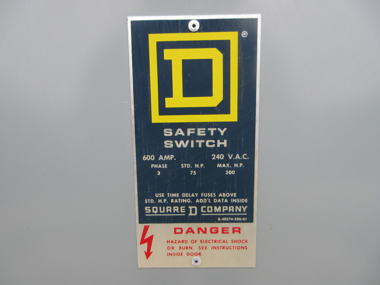 Square D H326N Series E1 600A 240V Fusible Safety Switch Disconnect 600 Amp 4W (AH0731-2)