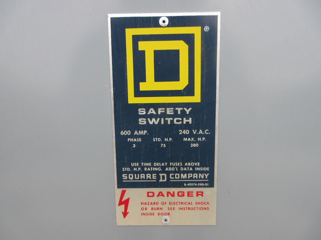 Square D H326N Series E1 600A 240V Fusible Safety Switch Disconnect 600 Amp 4W (AH0731-2)