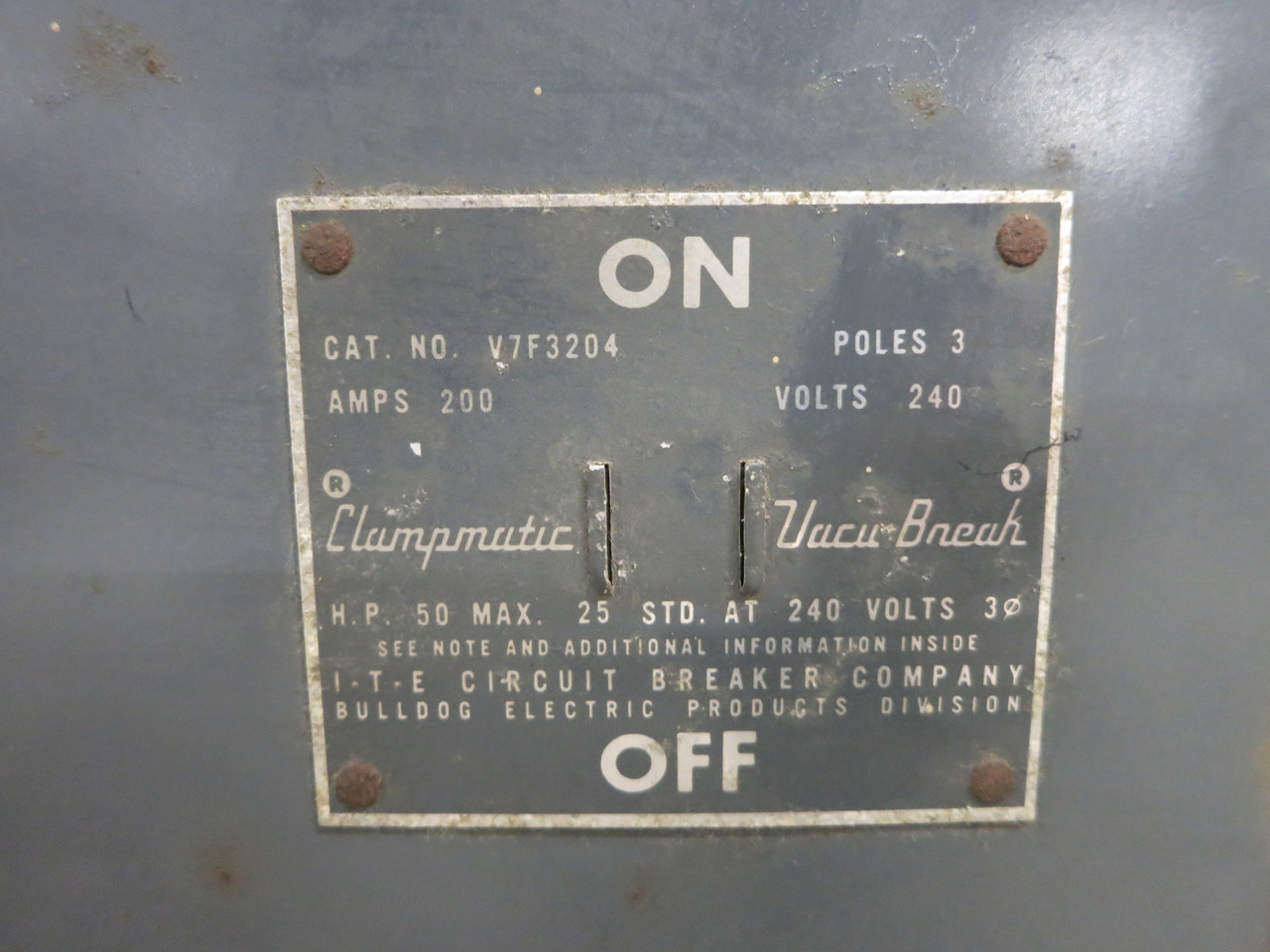 ITE V7F3204 200A 240V Vacu-Break Panel Board Switch 200 Amp 3PH 240 VAC Bulldog (DW7544-1)