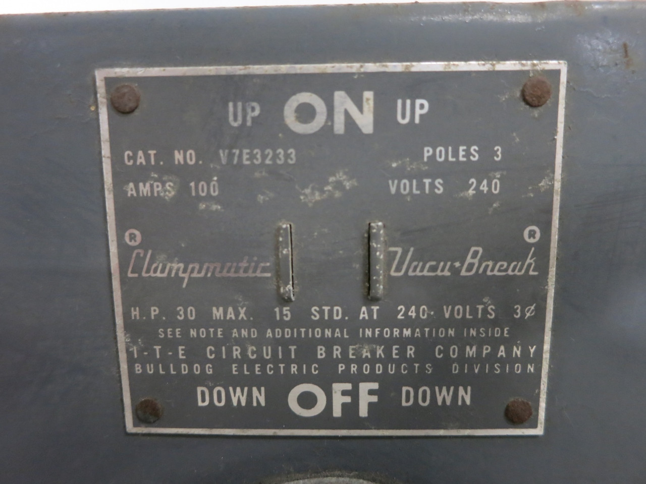 ITE V7E3233 100 Amp 240V Fusible Vacu-Break Dual Panel Board Switch Twin 100A (DW7545-2)