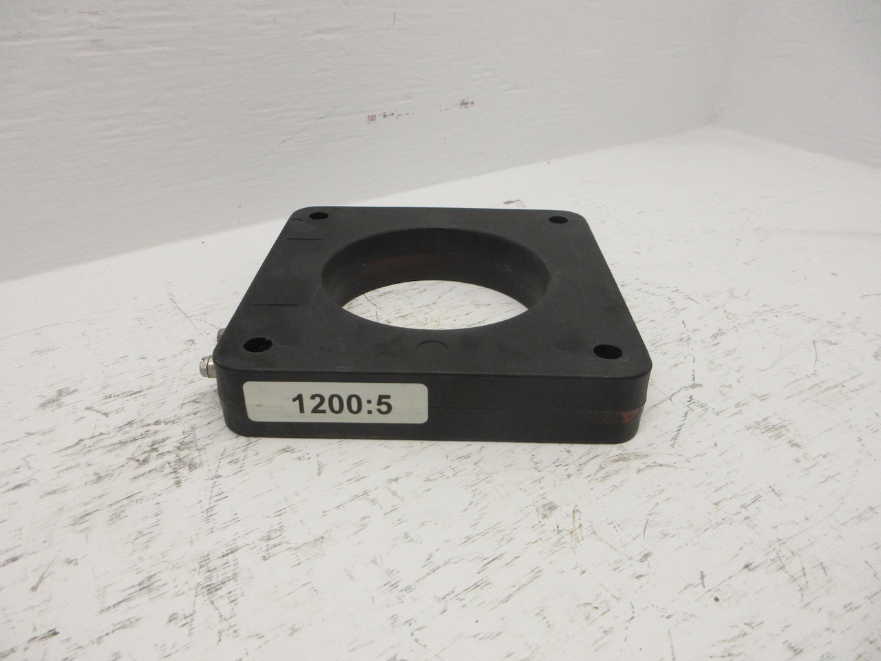 Square D 100R-122 Current Transformer CT 1200:5 25-400Hz 10KV 600V Pri. Turn: 1 (AH0752-1)