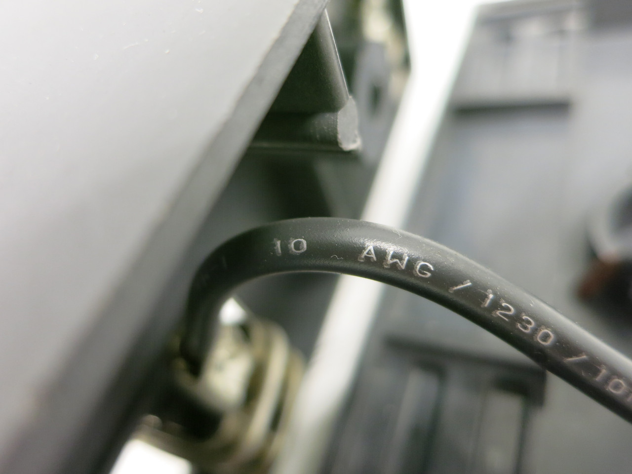 Allen Bradley 2100 Centerline 30A MCC Bucket Stab Assembly 10 AWG 30 Amp Stabs (DW7586-70)