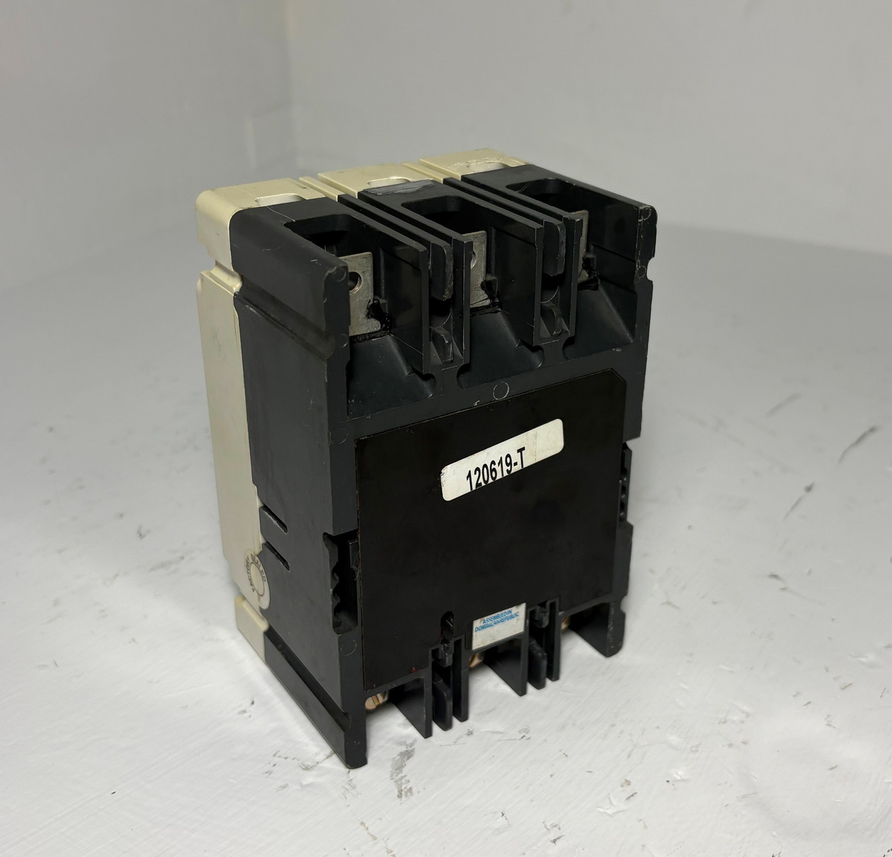 Eaton FD3070BP10 70A Circuit Breaker Glossy Red 3P 600V FD 35k FD3070 70 Amp (EM5668-1)