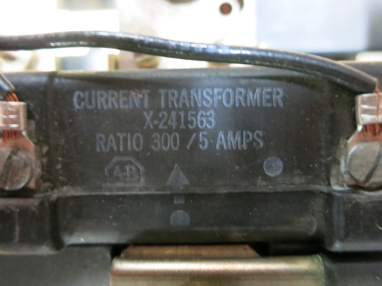 Allen Bradley 505-FOD Size 5 Reversing Motor Starter 120V Coil 200 HP 505-F0D (DW7590-1)