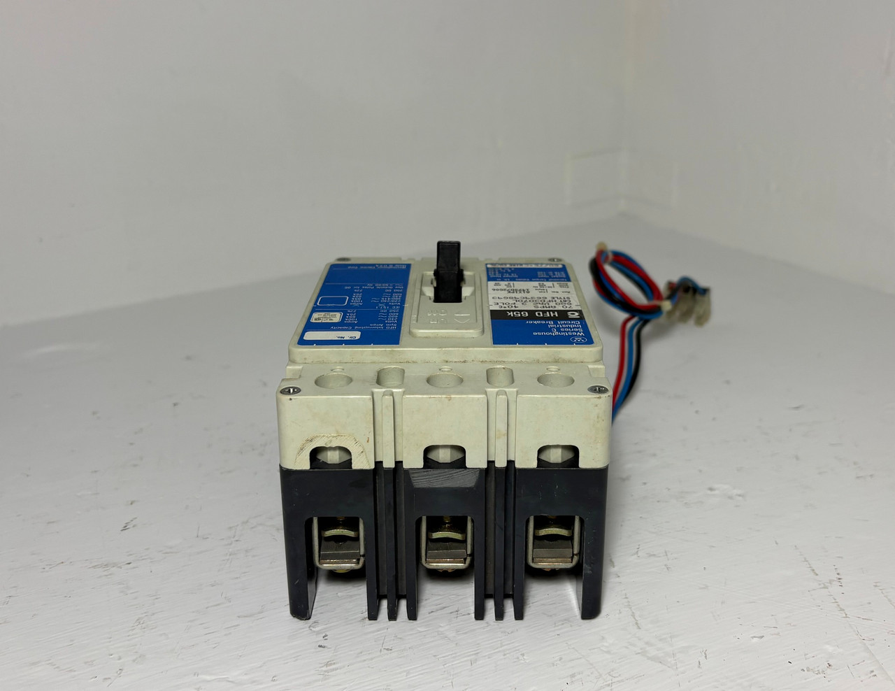 Westinghouse HFD3070L 70A Circuit Breaker Matte Blue w/ Aux 600V HFD3070 70 Amp (EM5674-1)