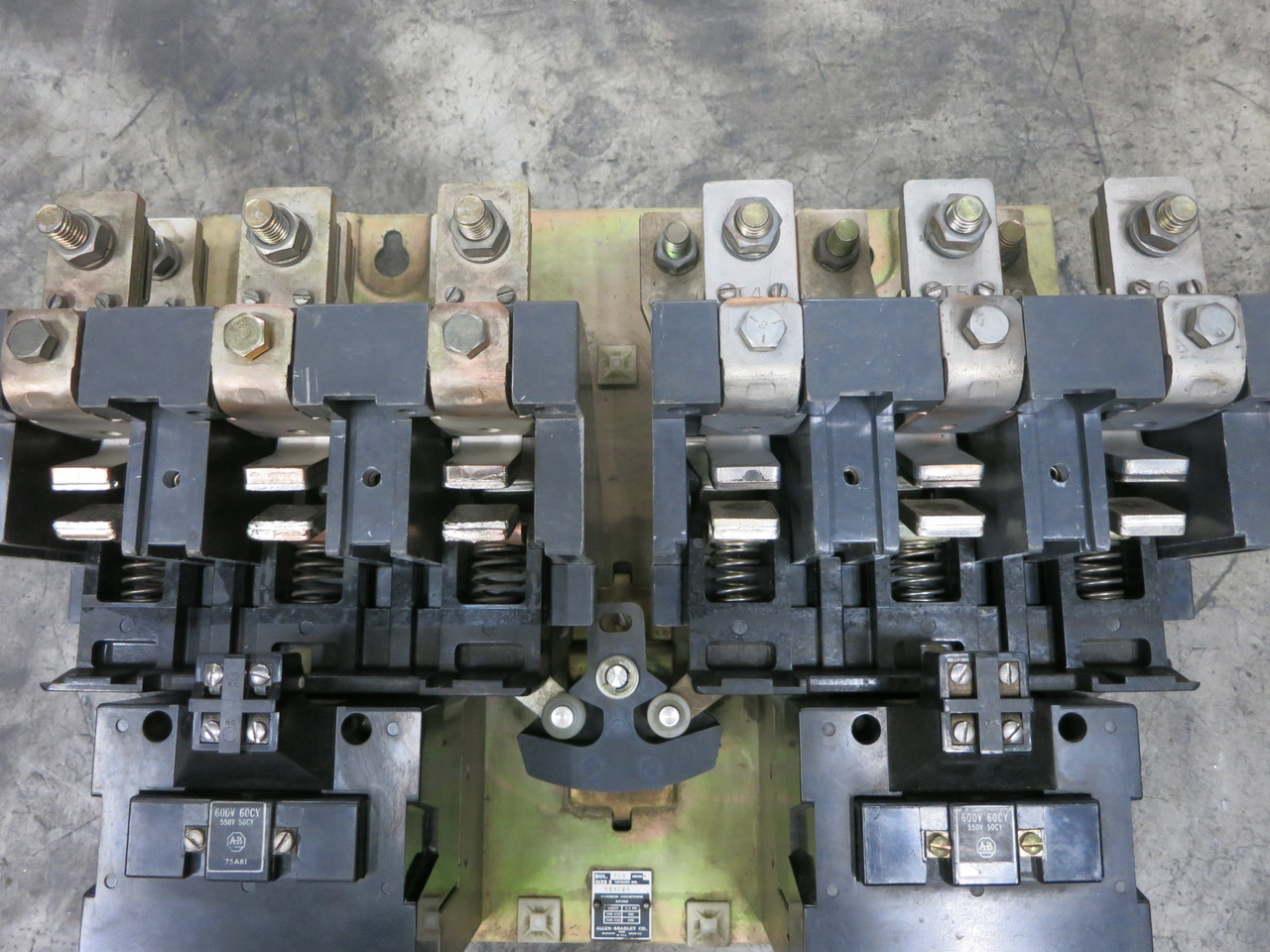 Allen Bradley 705 828024 Size 5 Reversing Contactor 600V Coil 200 HP 705-FOC23 (DW7595-1)