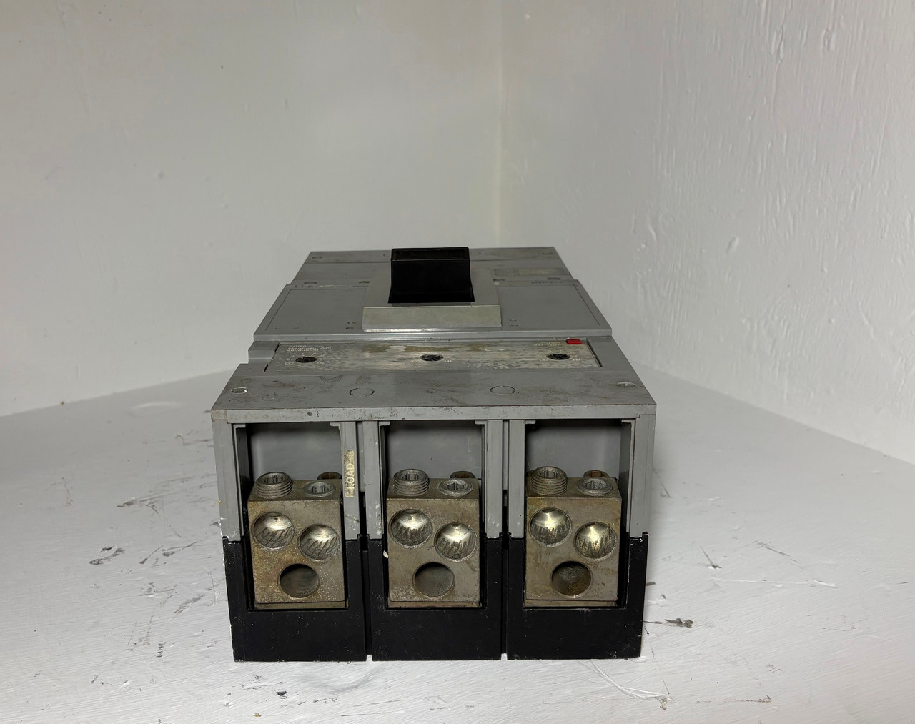 Siemens HMD63F800 800A Circuit Breaker w/ 800 Amp Trip 600V 3P HMD6 ITE no label (EM5680-1)