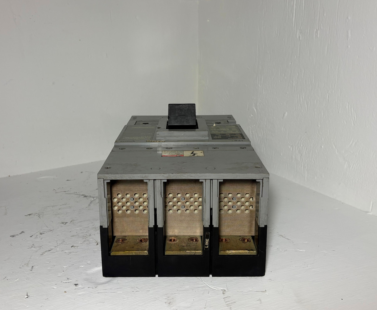 Siemens HMD63F800 800A Circuit Breaker w/ 800 Amp Trip 600V 3P Type HMD6 ITE 3P (EM5681-2)