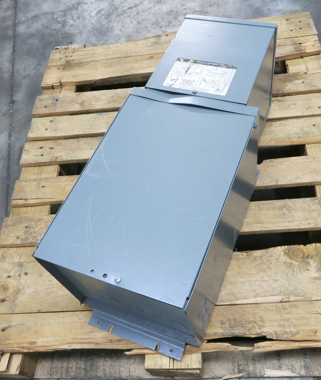 NEW Square D MPZ7S40F 7.5 kVA 480 - 120/240 1PH MPZ Mini Power-Zone Transformer (DW7628-1)