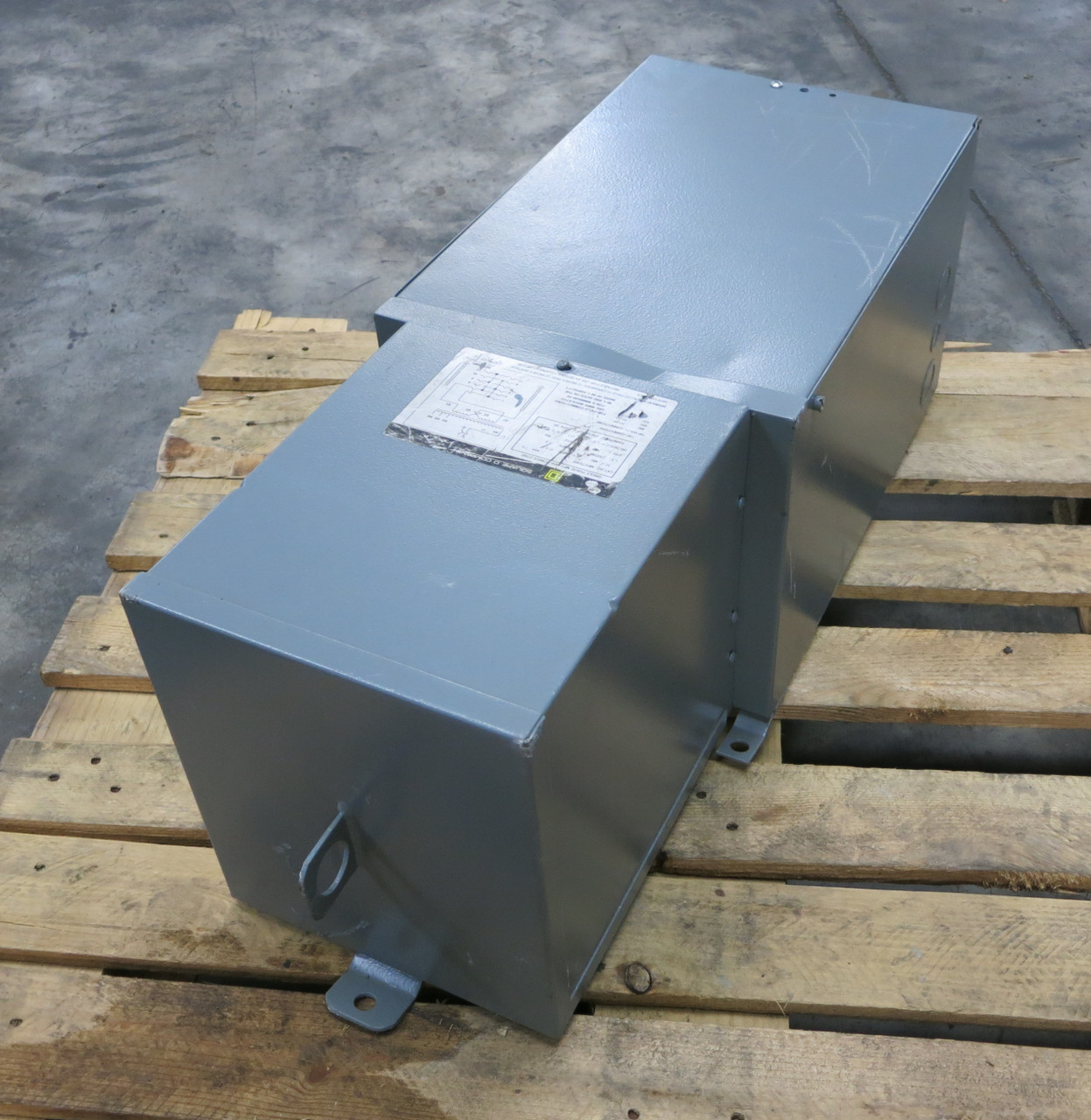 NEW Square D MPZ7S40F 7.5 kVA 480 - 120/240 1PH MPZ Mini Power-Zone Transformer (DW7628-1)