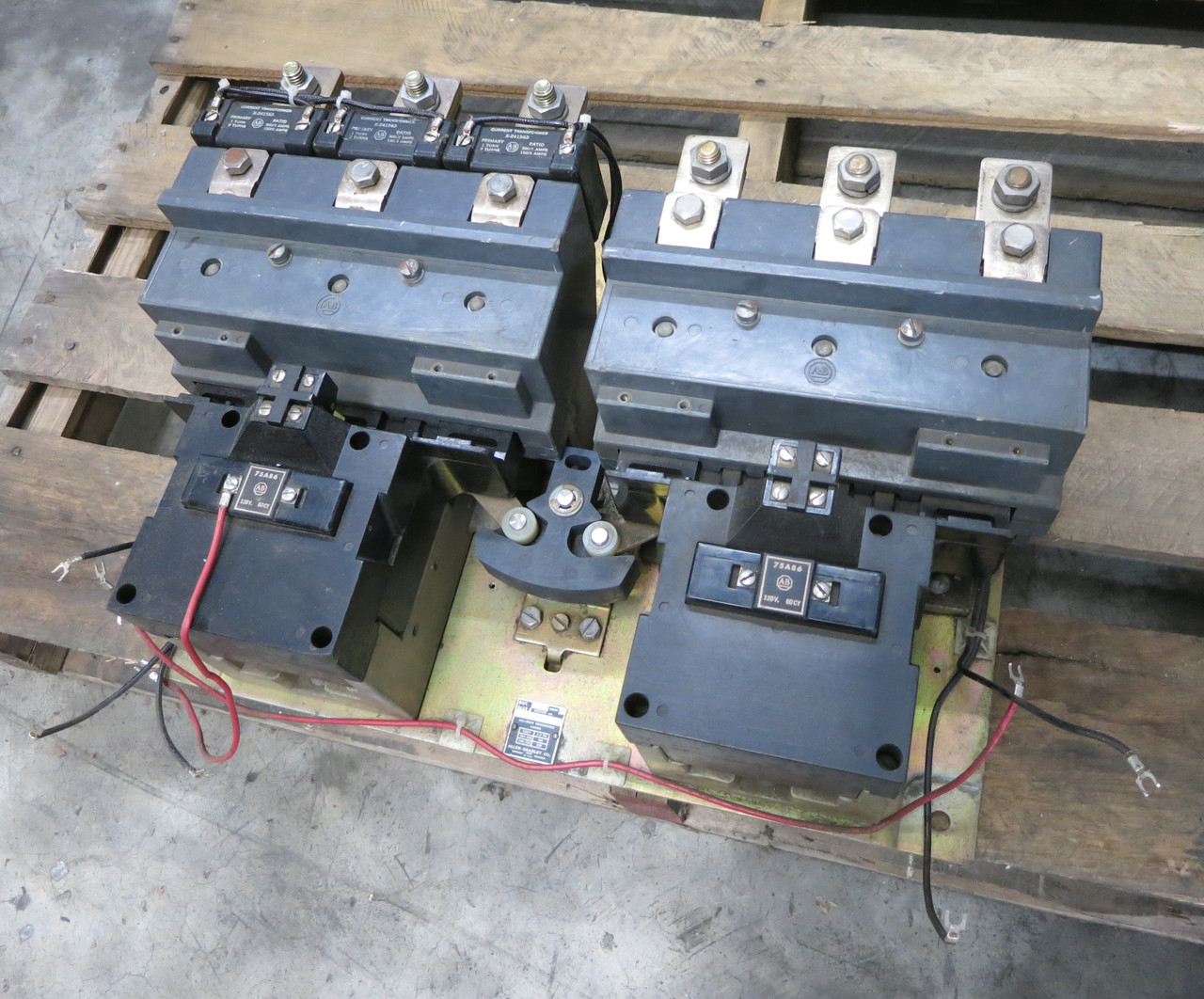 Allen Bradley 705 828024 Size 5 Reversing Contactor 120V Coil 200 HP 705-FOC23 (DW7629-1)