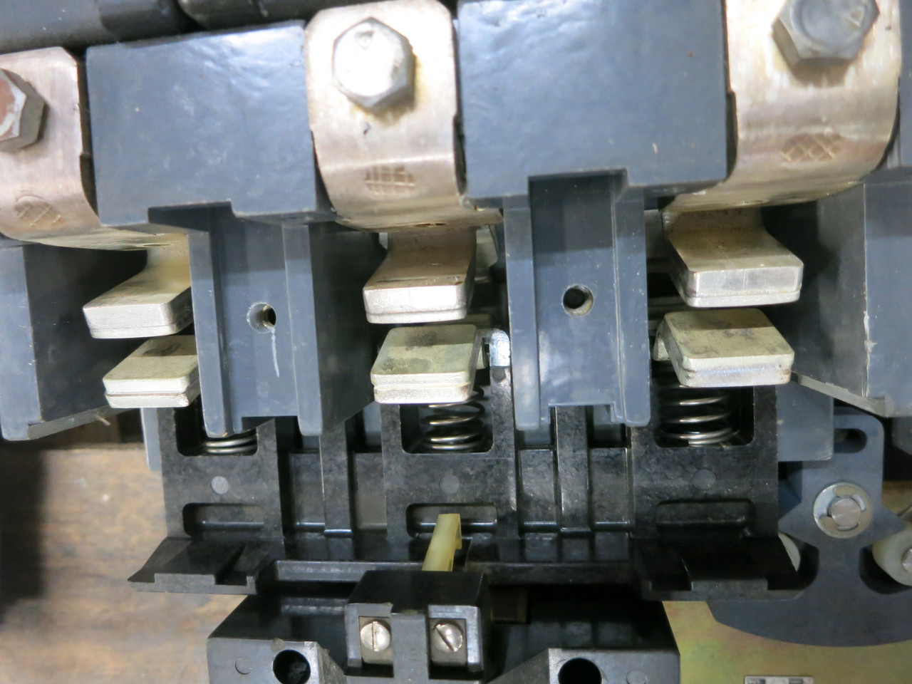 Allen Bradley 705 828024 Size 5 Reversing Contactor 120V Coil 200 HP 705-FOC23 (DW7629-1)