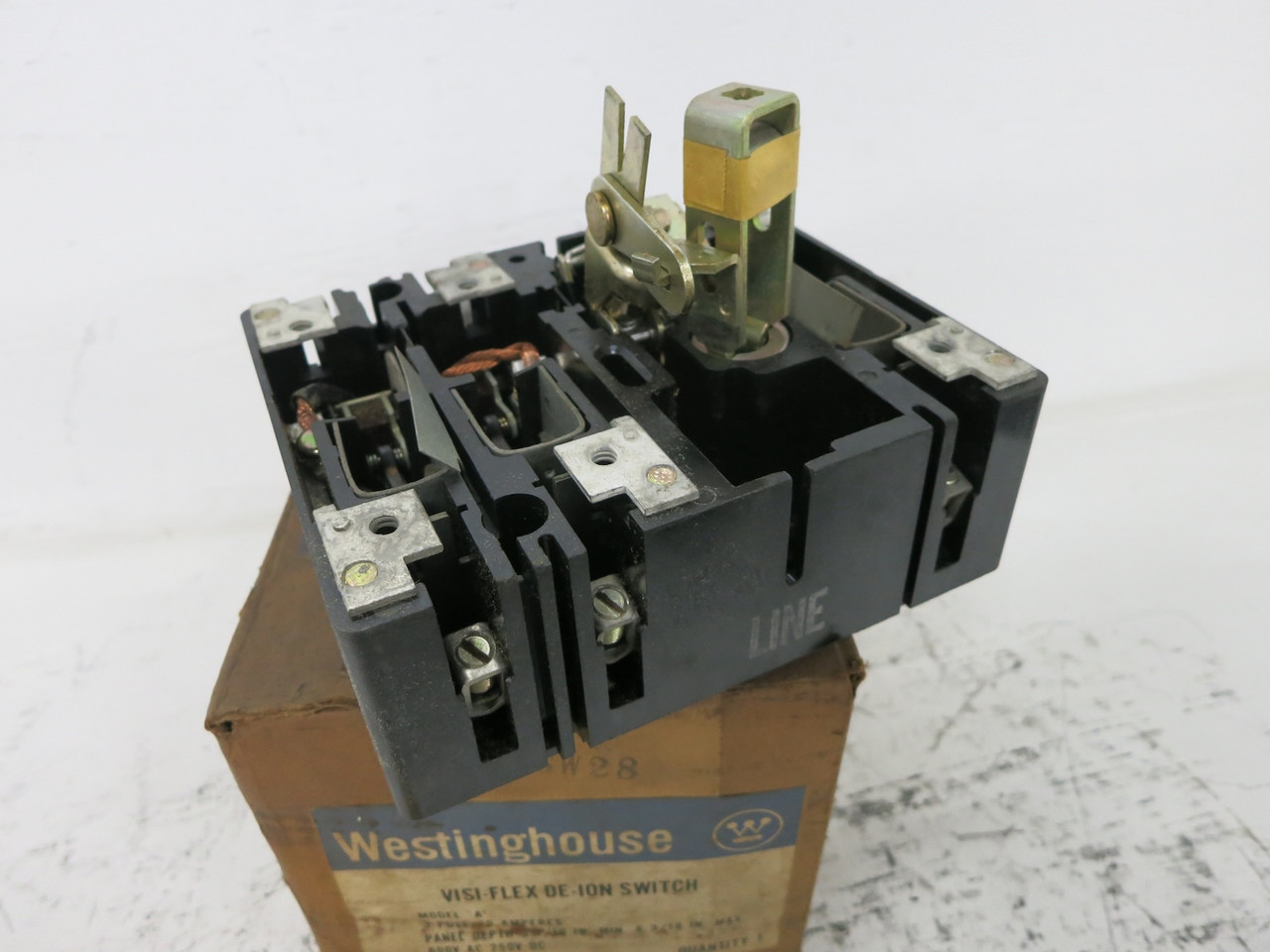 NEW Westinghouse 371D290G01 30A Visi-Flex De-Ion Switch Model A 30 Amp 600V (DW7631-1)