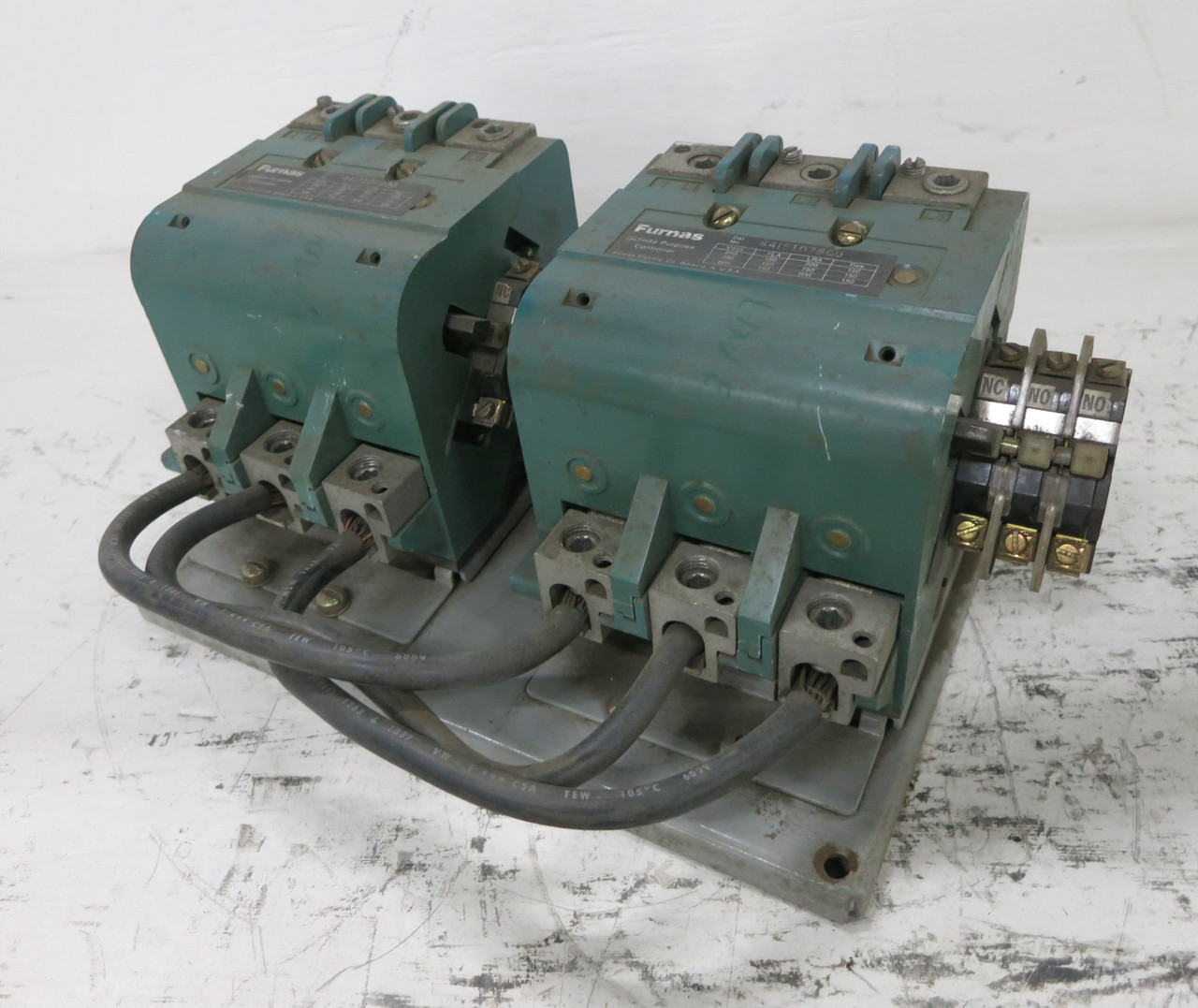 Furnas 44IF107800 Definite Purpose Reversing Contactor 120/240V Dual Coil 150A (DW7634-1)