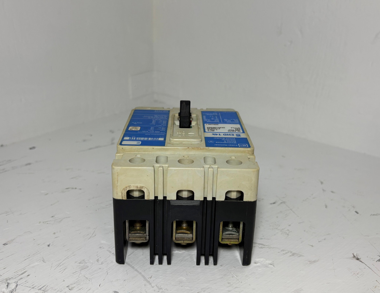Cutler-Hammer EHD3070 70A Circuit Breaker Glossy Blue 480 VAC 3P EHD 14k 70 Amp (EM5686-1)