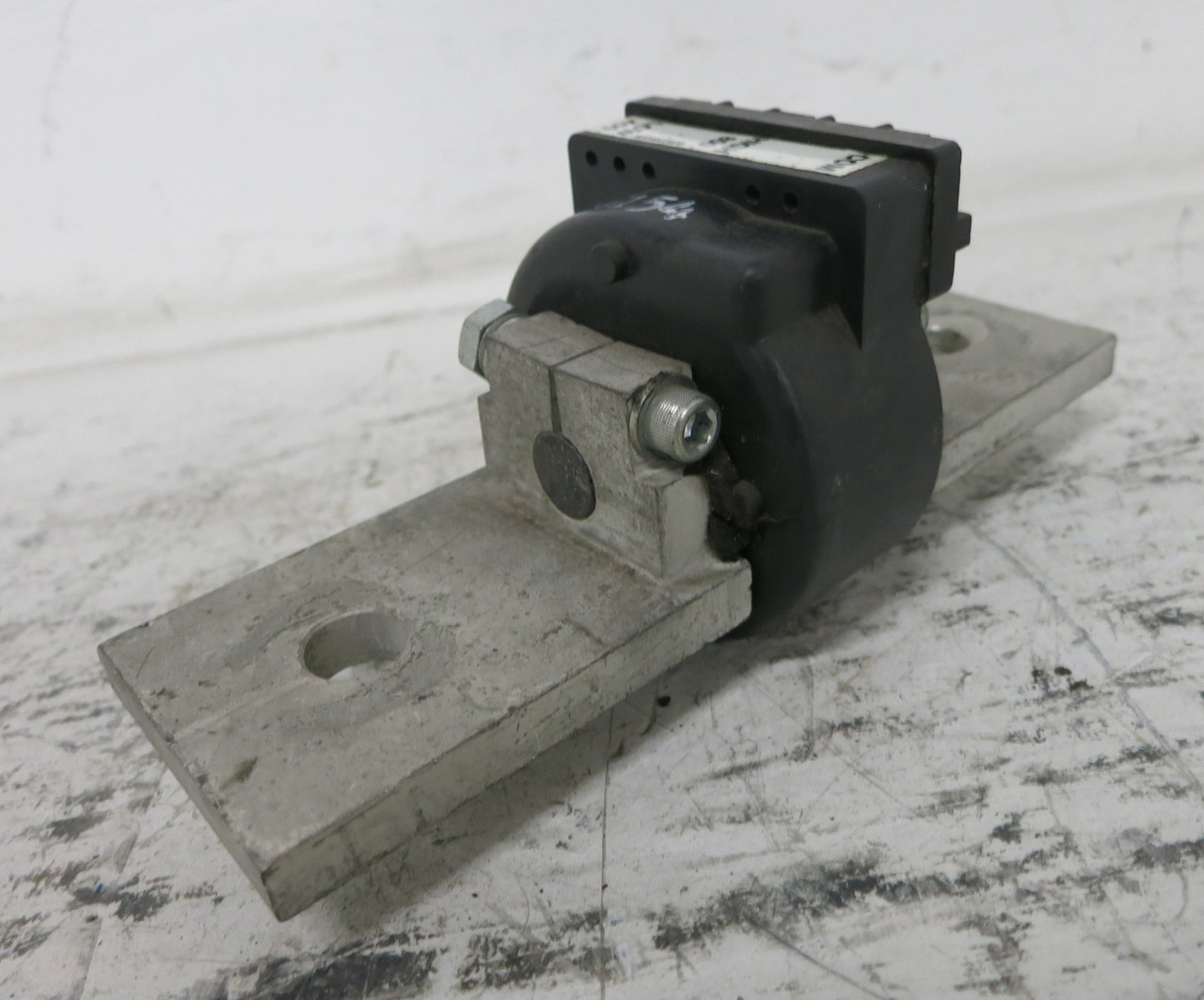 GE TSVG308A 800/400 Amp Ground Fault Neutral Current Sensor MicroVersaTrip 800A (DW7668-1)