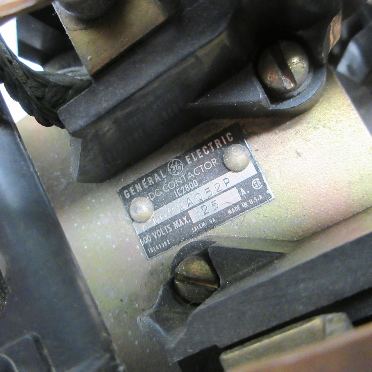 GE IC2800 16322AQ52P DC Contactor 25A 600V 25 Amp 600 VAC 240VDC Coil G102 USA (AH0809-1)