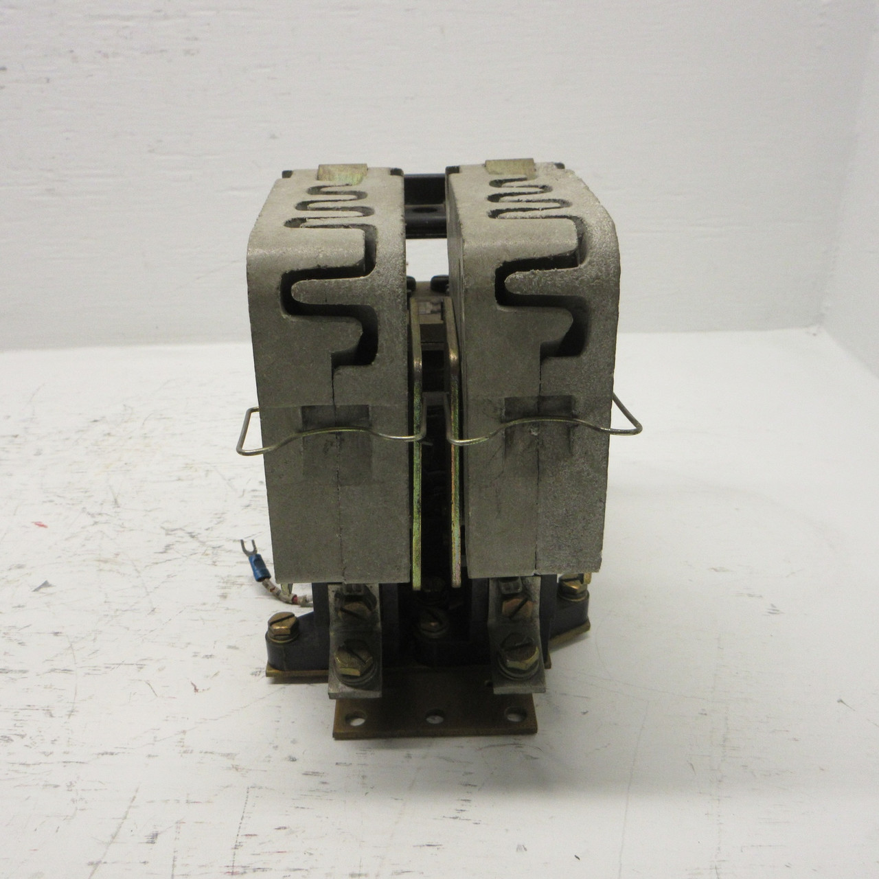 GE IC2800 16322AQ52P DC Contactor 25A 600V 25 Amp 600 VAC 240VDC Coil G102 USA (AH0809-1)