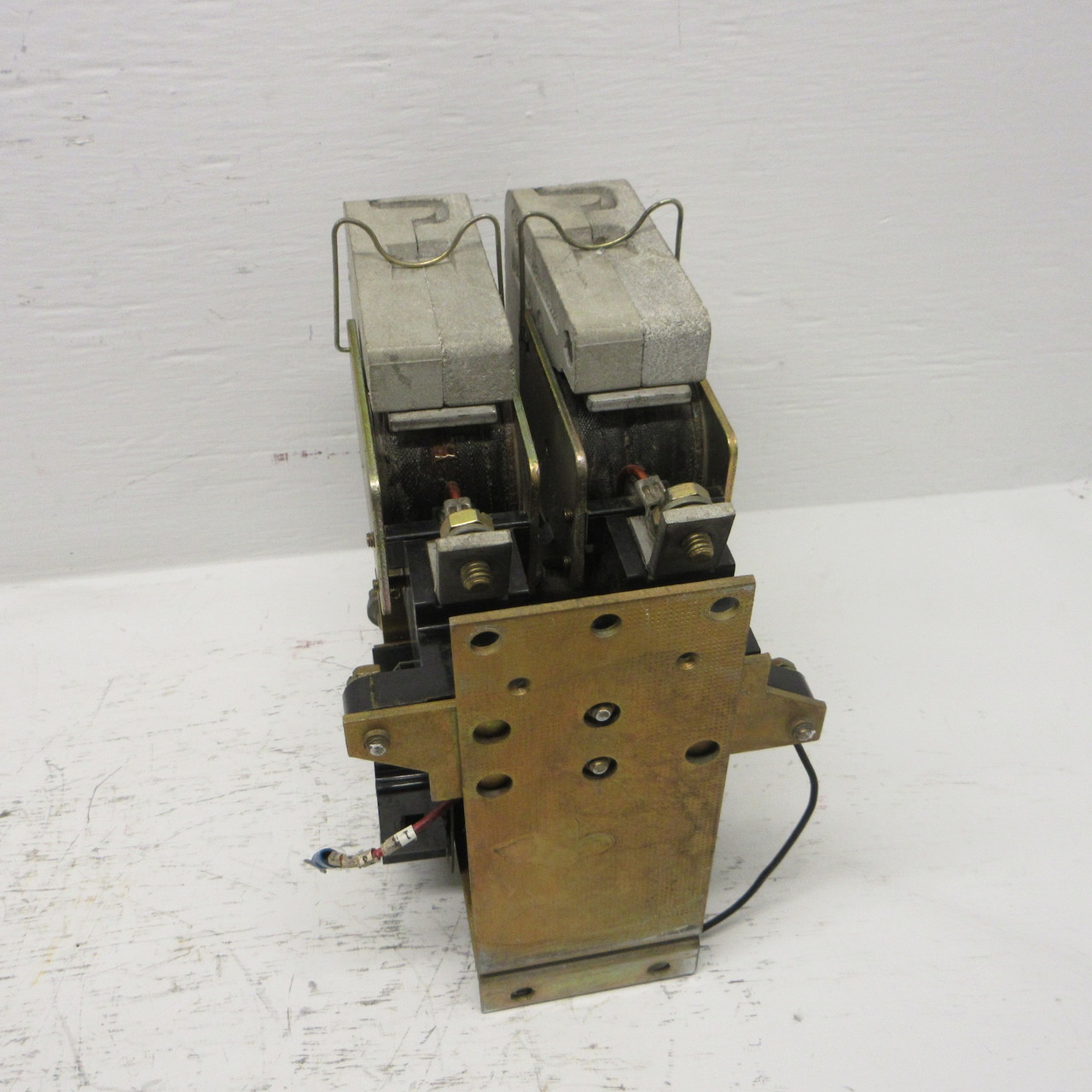GE IC2800 16322AQ52P DC Contactor 25A 600V 25 Amp 600 VAC 240VDC Coil G102 USA (AH0809-1)