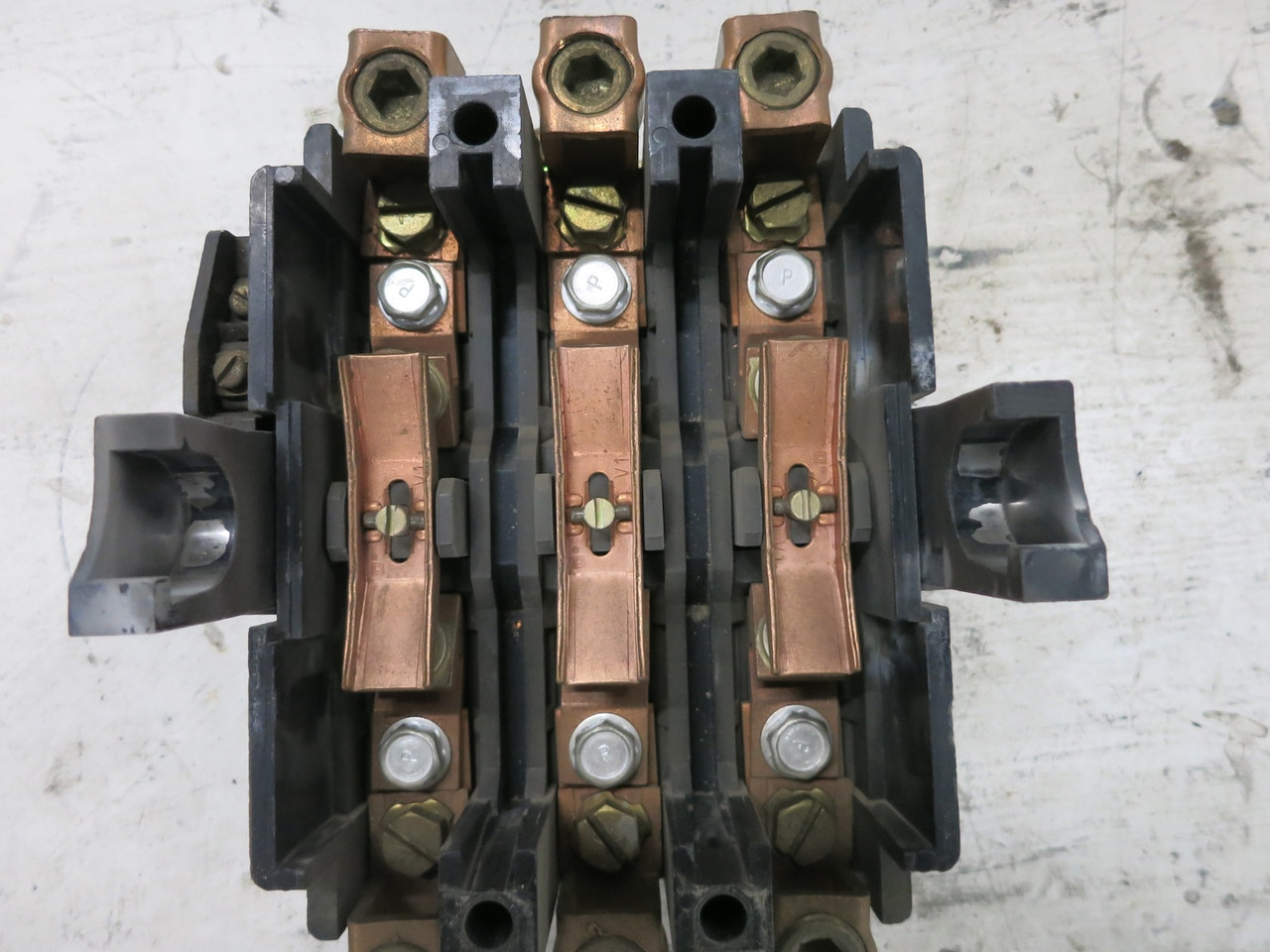 Square D 8502SFO2-Y30 Size 4 Motor Contactor 240V Coil 8502SFO-2 8502SF02 (DW7684-1)