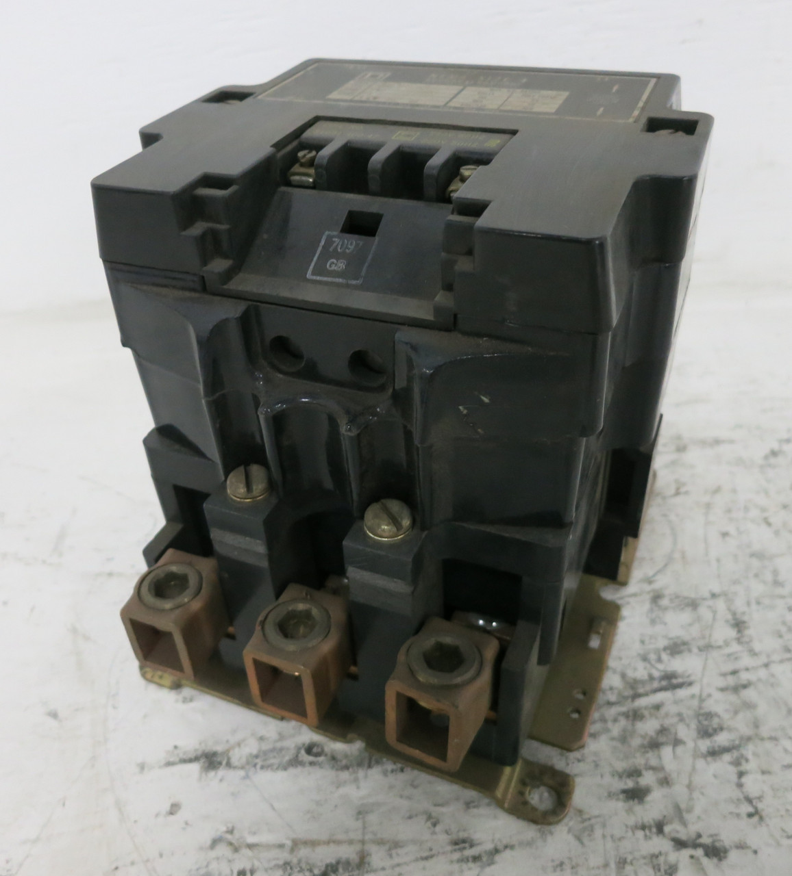 Square D 8502SFO2-Y30 Size 4 Motor Contactor 240V Coil 8502SFO-2 8502SF02 (DW7684-1)