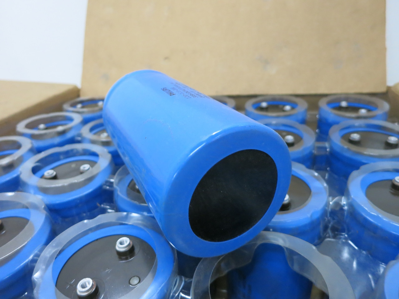 Philips 120-113-004 Capacitor 2400 uF 450VDC 3186GH242T450AJA2 (BOX OF 20) (DW7680-1)