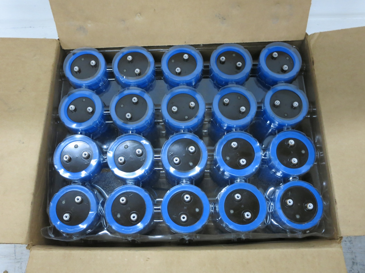 Philips 120-113-004 Capacitor 2400 uF 450VDC 3186GH242T450AJA2 (BOX OF 20) (DW7680-1)