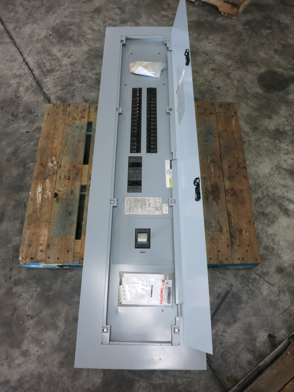 NEW GE 400A Main Breaker Panel Board 208Y/120 A Series II 3P4W 400 Amp TJD432400 (DW7688-1)