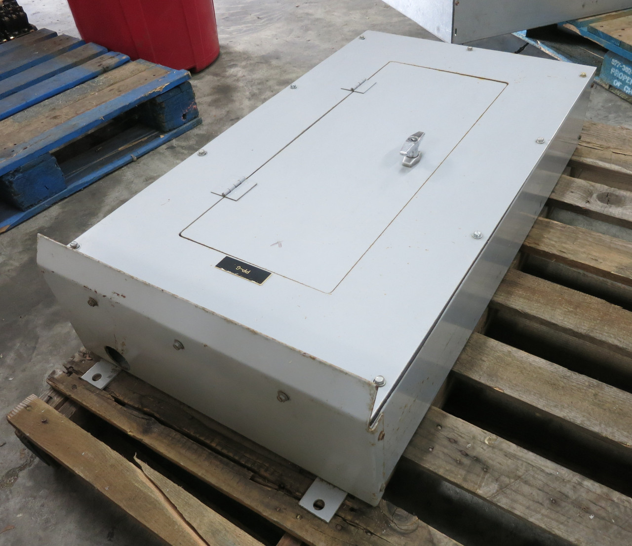 Eaton PRL-2a 225A Pow-R-Line Breaker Panel Board 208Y/120 3PH 4W MLO 225 Amp 3R (DW7689-1)