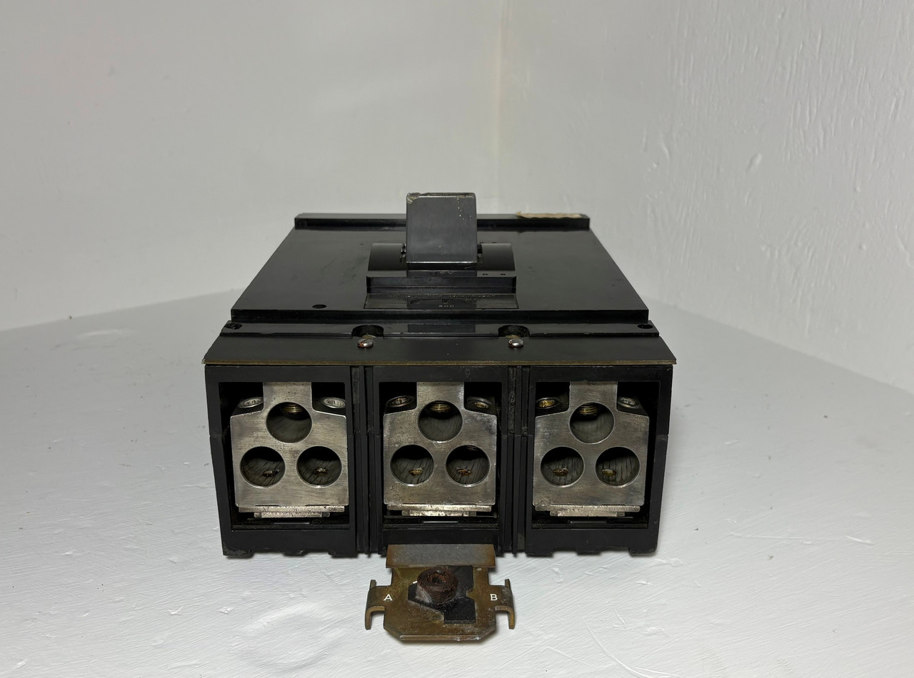 Square D I-Line MH36800 800A Circuit Breaker Black 480/600V 3P Type MA 800 Amp (EM5705-1)