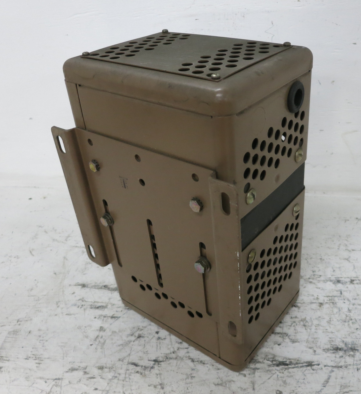 SOLA CVS 23-23-150-8 500 VA Constant Voltage Transformer 120/240V MCR Power 1PH (DW7695-1)