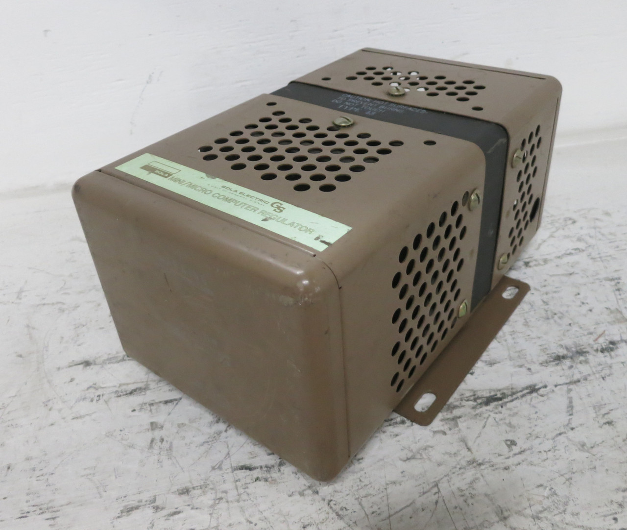 SOLA CVS 63-23-150-8 500 VA Constant Voltage Transformer 120/208/240V MCR Power (DW7694-1)