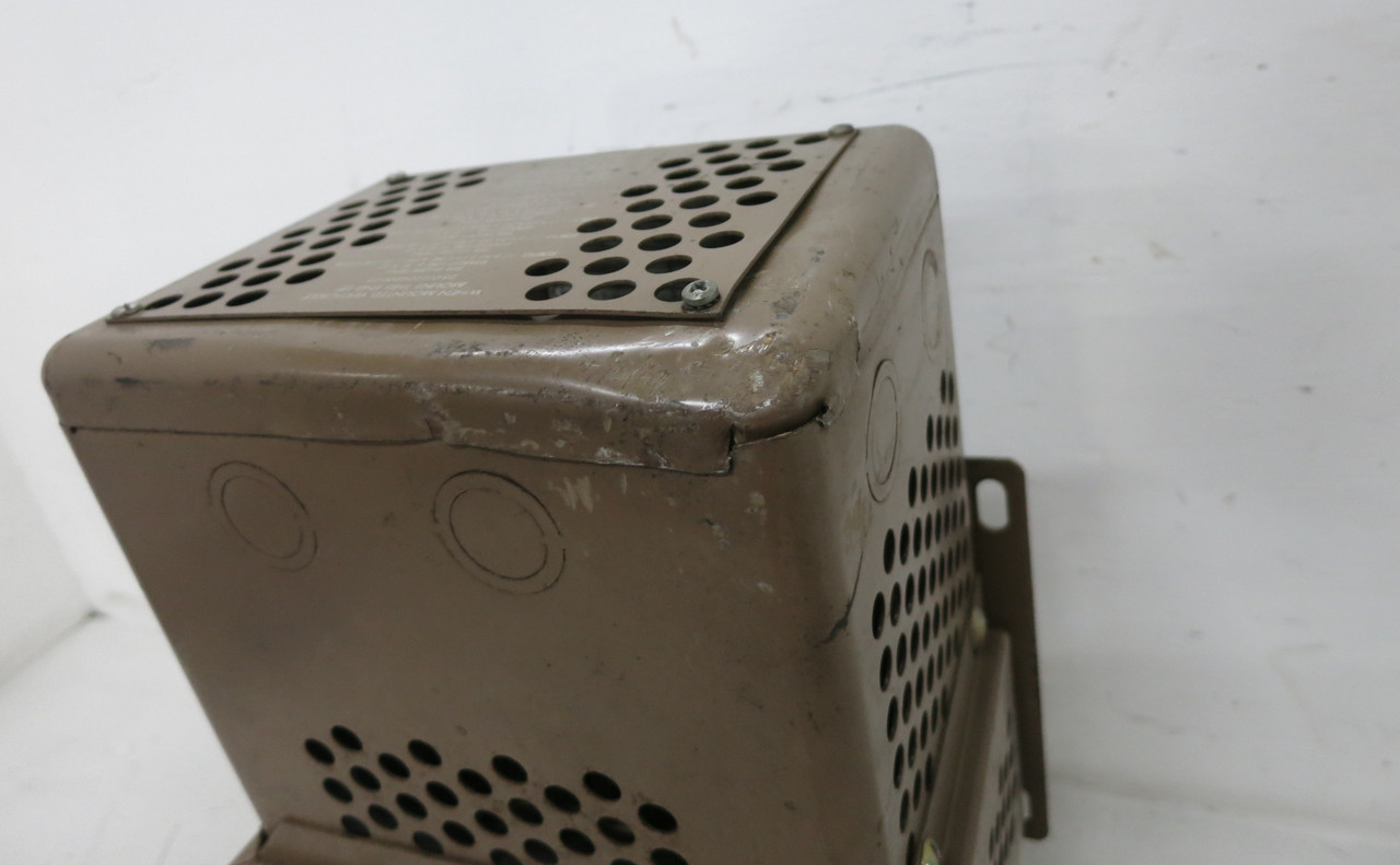 SOLA CVS 23-23-210-8 1000 VA Constant Voltage Transformer 120/240V MCR Power (DW7698-2)